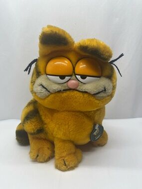Vintage Orange Garfield Plush with Sleepy Eyes
